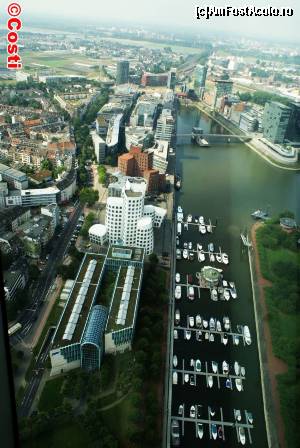 [P26] Medienhafen, văzut de pe platforma de observație a Rheinturm.  » foto by Costi
 - 
<span class="allrVoted glyphicon glyphicon-heart hidden" id="av586787"></span>
<a class="m-l-10 hidden" id="sv586787" onclick="voting_Foto_DelVot(,586787,13326)" role="button">șterge vot <span class="glyphicon glyphicon-remove"></span></a>
<a id="v9586787" class=" c-red"  onclick="voting_Foto_SetVot(586787)" role="button"><span class="glyphicon glyphicon-heart-empty"></span> <b>LIKE</b> = Votează poza</a> <img class="hidden"  id="f586787W9" src="/imagini/loader.gif" border="0" /><span class="AjErrMes hidden" id="e586787ErM"></span>