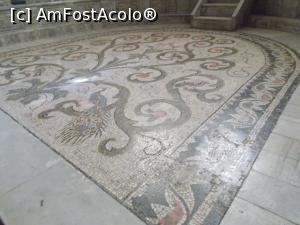 [P02] Basilica di San Vitale, mozaic de paviment.  » foto by mihaelavoicu
 - 
<span class="allrVoted glyphicon glyphicon-heart hidden" id="av917600"></span>
<a class="m-l-10 hidden" id="sv917600" onclick="voting_Foto_DelVot(,917600,13338)" role="button">șterge vot <span class="glyphicon glyphicon-remove"></span></a>
<a id="v9917600" class=" c-red"  onclick="voting_Foto_SetVot(917600)" role="button"><span class="glyphicon glyphicon-heart-empty"></span> <b>LIKE</b> = Votează poza</a> <img class="hidden"  id="f917600W9" src="/imagini/loader.gif" border="0" /><span class="AjErrMes hidden" id="e917600ErM"></span>