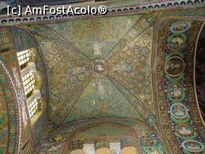 [P05] Basilica di San Vitale. Cupola absidei.  » foto by mihaelavoicu
 - 
<span class="allrVoted glyphicon glyphicon-heart hidden" id="av917603"></span>
<a class="m-l-10 hidden" id="sv917603" onclick="voting_Foto_DelVot(,917603,13338)" role="button">șterge vot <span class="glyphicon glyphicon-remove"></span></a>
<a id="v9917603" class=" c-red"  onclick="voting_Foto_SetVot(917603)" role="button"><span class="glyphicon glyphicon-heart-empty"></span> <b>LIKE</b> = Votează poza</a> <img class="hidden"  id="f917603W9" src="/imagini/loader.gif" border="0" /><span class="AjErrMes hidden" id="e917603ErM"></span>