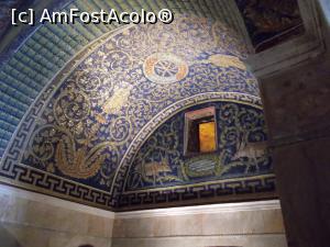 [P20] Arc de interior. Mausoleul Galla Placidia, Ravenna.  » foto by mihaelavoicu
 - 
<span class="allrVoted glyphicon glyphicon-heart hidden" id="av969257"></span>
<a class="m-l-10 hidden" id="sv969257" onclick="voting_Foto_DelVot(,969257,13338)" role="button">șterge vot <span class="glyphicon glyphicon-remove"></span></a>
<a id="v9969257" class=" c-red"  onclick="voting_Foto_SetVot(969257)" role="button"><span class="glyphicon glyphicon-heart-empty"></span> <b>LIKE</b> = Votează poza</a> <img class="hidden"  id="f969257W9" src="/imagini/loader.gif" border="0" /><span class="AjErrMes hidden" id="e969257ErM"></span>