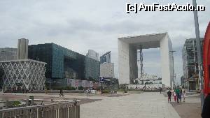 [P02] Le Grand Arche de La defense si in stanga mall-ul 4 Temps, in dreapta mag. Dechatlon si alte magazine » foto by mpoliana
 - 
<span class="allrVoted glyphicon glyphicon-heart hidden" id="av512849"></span>
<a class="m-l-10 hidden" id="sv512849" onclick="voting_Foto_DelVot(,512849,13383)" role="button">șterge vot <span class="glyphicon glyphicon-remove"></span></a>
<a id="v9512849" class=" c-red"  onclick="voting_Foto_SetVot(512849)" role="button"><span class="glyphicon glyphicon-heart-empty"></span> <b>LIKE</b> = Votează poza</a> <img class="hidden"  id="f512849W9" src="/imagini/loader.gif" border="0" /><span class="AjErrMes hidden" id="e512849ErM"></span>