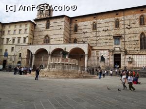 [P42] Catedrala San Lorenzzo si Fontana Maggiore » foto by DOINITA
 - 
<span class="allrVoted glyphicon glyphicon-heart hidden" id="av998769"></span>
<a class="m-l-10 hidden" id="sv998769" onclick="voting_Foto_DelVot(,998769,13517)" role="button">șterge vot <span class="glyphicon glyphicon-remove"></span></a>
<a id="v9998769" class=" c-red"  onclick="voting_Foto_SetVot(998769)" role="button"><span class="glyphicon glyphicon-heart-empty"></span> <b>LIKE</b> = Votează poza</a> <img class="hidden"  id="f998769W9" src="/imagini/loader.gif" border="0" /><span class="AjErrMes hidden" id="e998769ErM"></span>