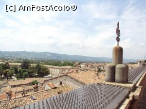 [P20] Gubbio: panoramă din Piazza Grande.  » foto by Carmen Ion
 - 
<span class="allrVoted glyphicon glyphicon-heart hidden" id="av983454"></span>
<a class="m-l-10 hidden" id="sv983454" onclick="voting_Foto_DelVot(,983454,13517)" role="button">șterge vot <span class="glyphicon glyphicon-remove"></span></a>
<a id="v9983454" class=" c-red"  onclick="voting_Foto_SetVot(983454)" role="button"><span class="glyphicon glyphicon-heart-empty"></span> <b>LIKE</b> = Votează poza</a> <img class="hidden"  id="f983454W9" src="/imagini/loader.gif" border="0" /><span class="AjErrMes hidden" id="e983454ErM"></span>