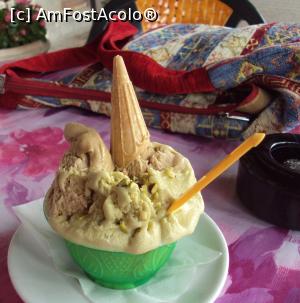 [P26] Ca peste tot în Italia, și în Umbria am mâncat gelato formidabil.  » foto by Carmen Ion
 - 
<span class="allrVoted glyphicon glyphicon-heart hidden" id="av983461"></span>
<a class="m-l-10 hidden" id="sv983461" onclick="voting_Foto_DelVot(,983461,13517)" role="button">șterge vot <span class="glyphicon glyphicon-remove"></span></a>
<a id="v9983461" class=" c-red"  onclick="voting_Foto_SetVot(983461)" role="button"><span class="glyphicon glyphicon-heart-empty"></span> <b>LIKE</b> = Votează poza</a> <img class="hidden"  id="f983461W9" src="/imagini/loader.gif" border="0" /><span class="AjErrMes hidden" id="e983461ErM"></span>