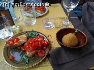 [P55] La masă în Roma, înaintea plecării spre casă: bruschette și arancini » foto by Carmen Ion
 - 
<span class="allrVoted glyphicon glyphicon-heart hidden" id="av983509"></span>
<a class="m-l-10 hidden" id="sv983509" onclick="voting_Foto_DelVot(,983509,13517)" role="button">șterge vot <span class="glyphicon glyphicon-remove"></span></a>
<a id="v9983509" class=" c-red"  onclick="voting_Foto_SetVot(983509)" role="button"><span class="glyphicon glyphicon-heart-empty"></span> <b>LIKE</b> = Votează poza</a> <img class="hidden"  id="f983509W9" src="/imagini/loader.gif" border="0" /><span class="AjErrMes hidden" id="e983509ErM"></span>