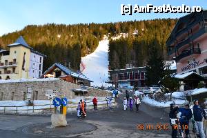 [P54] O polițistă in Madonna di Campiglio » foto by sosso
 - 
<span class="allrVoted glyphicon glyphicon-heart hidden" id="av399892"></span>
<a class="m-l-10 hidden" id="sv399892" onclick="voting_Foto_DelVot(,399892,13604)" role="button">șterge vot <span class="glyphicon glyphicon-remove"></span></a>
<a id="v9399892" class=" c-red"  onclick="voting_Foto_SetVot(399892)" role="button"><span class="glyphicon glyphicon-heart-empty"></span> <b>LIKE</b> = Votează poza</a> <img class="hidden"  id="f399892W9" src="/imagini/loader.gif" border="0" /><span class="AjErrMes hidden" id="e399892ErM"></span>