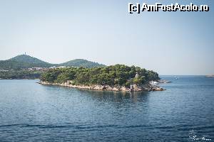 [P29] Dubrovnik ,o insula inainte de a ajunge in port » foto by Throwbacks
 - 
<span class="allrVoted glyphicon glyphicon-heart hidden" id="av530080"></span>
<a class="m-l-10 hidden" id="sv530080" onclick="voting_Foto_DelVot(,530080,13774)" role="button">șterge vot <span class="glyphicon glyphicon-remove"></span></a>
<a id="v9530080" class=" c-red"  onclick="voting_Foto_SetVot(530080)" role="button"><span class="glyphicon glyphicon-heart-empty"></span> <b>LIKE</b> = Votează poza</a> <img class="hidden"  id="f530080W9" src="/imagini/loader.gif" border="0" /><span class="AjErrMes hidden" id="e530080ErM"></span>