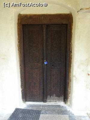 [P07] Ușă de acces în biserica mănăstirii din Baia de Aramă.  » foto by tata123 🔱
 - 
<span class="allrVoted glyphicon glyphicon-heart hidden" id="av1156397"></span>
<a class="m-l-10 hidden" id="sv1156397" onclick="voting_Foto_DelVot(,1156397,13826)" role="button">șterge vot <span class="glyphicon glyphicon-remove"></span></a>
<a id="v91156397" class=" c-red"  onclick="voting_Foto_SetVot(1156397)" role="button"><span class="glyphicon glyphicon-heart-empty"></span> <b>LIKE</b> = Votează poza</a> <img class="hidden"  id="f1156397W9" src="/imagini/loader.gif" border="0" /><span class="AjErrMes hidden" id="e1156397ErM"></span>