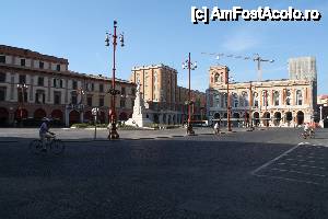 [P08] Piazza de la Liberta, Forli » foto by timis
 - 
<span class="allrVoted glyphicon glyphicon-heart hidden" id="av411822"></span>
<a class="m-l-10 hidden" id="sv411822" onclick="voting_Foto_DelVot(,411822,13912)" role="button">șterge vot <span class="glyphicon glyphicon-remove"></span></a>
<a id="v9411822" class=" c-red"  onclick="voting_Foto_SetVot(411822)" role="button"><span class="glyphicon glyphicon-heart-empty"></span> <b>LIKE</b> = Votează poza</a> <img class="hidden"  id="f411822W9" src="/imagini/loader.gif" border="0" /><span class="AjErrMes hidden" id="e411822ErM"></span>