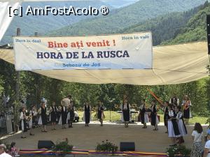 [P06] Hora de la Rusca » foto by AZE
 - 
<span class="allrVoted glyphicon glyphicon-heart hidden" id="av1486030"></span>
<a class="m-l-10 hidden" id="sv1486030" onclick="voting_Foto_DelVot(,1486030,14186)" role="button">șterge vot <span class="glyphicon glyphicon-remove"></span></a>
<a id="v91486030" class=" c-red"  onclick="voting_Foto_SetVot(1486030)" role="button"><span class="glyphicon glyphicon-heart-empty"></span> <b>LIKE</b> = Votează poza</a> <img class="hidden"  id="f1486030W9" src="/imagini/loader.gif" border="0" /><span class="AjErrMes hidden" id="e1486030ErM"></span>