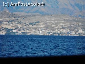 [P02] Sarandë văzut de pe mare. Imaginea cuprinde partea sudică a orașului.  » foto by Ioan Raita
 - 
<span class="allrVoted glyphicon glyphicon-heart hidden" id="av818233"></span>
<a class="m-l-10 hidden" id="sv818233" onclick="voting_Foto_DelVot(,818233,14195)" role="button">șterge vot <span class="glyphicon glyphicon-remove"></span></a>
<a id="v9818233" class=" c-red"  onclick="voting_Foto_SetVot(818233)" role="button"><span class="glyphicon glyphicon-heart-empty"></span> <b>LIKE</b> = Votează poza</a> <img class="hidden"  id="f818233W9" src="/imagini/loader.gif" border="0" /><span class="AjErrMes hidden" id="e818233ErM"></span>
