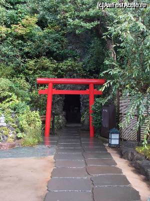 [P26] Kamakura, Templul Hase-dera, Bented-kutsu Cave, intrare în peșteră » foto by mprofeanu
 - 
<span class="allrVoted glyphicon glyphicon-heart hidden" id="av686055"></span>
<a class="m-l-10 hidden" id="sv686055" onclick="voting_Foto_DelVot(,686055,14224)" role="button">șterge vot <span class="glyphicon glyphicon-remove"></span></a>
<a id="v9686055" class=" c-red"  onclick="voting_Foto_SetVot(686055)" role="button"><span class="glyphicon glyphicon-heart-empty"></span> <b>LIKE</b> = Votează poza</a> <img class="hidden"  id="f686055W9" src="/imagini/loader.gif" border="0" /><span class="AjErrMes hidden" id="e686055ErM"></span>