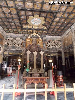 [P71] Kamakura, Templul Kencho-ji, interior Butsuden cu Statuia de lemn a lui Jizo Bosatsu, singura sală cu podea de piatră » foto by mprofeanu
 - 
<span class="allrVoted glyphicon glyphicon-heart hidden" id="av686127"></span>
<a class="m-l-10 hidden" id="sv686127" onclick="voting_Foto_DelVot(,686127,14224)" role="button">șterge vot <span class="glyphicon glyphicon-remove"></span></a>
<a id="v9686127" class=" c-red"  onclick="voting_Foto_SetVot(686127)" role="button"><span class="glyphicon glyphicon-heart-empty"></span> <b>LIKE</b> = Votează poza</a> <img class="hidden"  id="f686127W9" src="/imagini/loader.gif" border="0" /><span class="AjErrMes hidden" id="e686127ErM"></span>