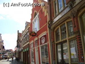 [P10] Orasul portuar are case înclinate ca niste babe în toiag.  » foto by mireille
 - 
<span class="allrVoted glyphicon glyphicon-heart hidden" id="av910183"></span>
<a class="m-l-10 hidden" id="sv910183" onclick="voting_Foto_DelVot(,910183,14304)" role="button">șterge vot <span class="glyphicon glyphicon-remove"></span></a>
<a id="v9910183" class=" c-red"  onclick="voting_Foto_SetVot(910183)" role="button"><span class="glyphicon glyphicon-heart-empty"></span> <b>LIKE</b> = Votează poza</a> <img class="hidden"  id="f910183W9" src="/imagini/loader.gif" border="0" /><span class="AjErrMes hidden" id="e910183ErM"></span>