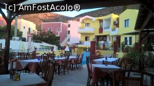 [P55] La o terasă, Ariadna, privim frumoasele viluțe colorate din spate. Koutouloufari.  » foto by maryka
 - 
<span class="allrVoted glyphicon glyphicon-heart hidden" id="av943055"></span>
<a class="m-l-10 hidden" id="sv943055" onclick="voting_Foto_DelVot(,943055,14327)" role="button">șterge vot <span class="glyphicon glyphicon-remove"></span></a>
<a id="v9943055" class=" c-red"  onclick="voting_Foto_SetVot(943055)" role="button"><span class="glyphicon glyphicon-heart-empty"></span> <b>LIKE</b> = Votează poza</a> <img class="hidden"  id="f943055W9" src="/imagini/loader.gif" border="0" /><span class="AjErrMes hidden" id="e943055ErM"></span>