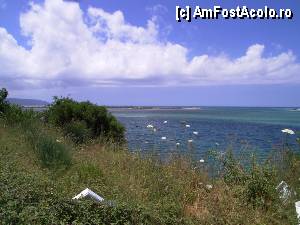 [P04] Drumul spre Lefkada, o limbă de pământ ce intră-n mare, cu o bisericuță (?) pe ea.  » foto by Dragoș_MD
 - 
<span class="allrVoted glyphicon glyphicon-heart hidden" id="av425012"></span>
<a class="m-l-10 hidden" id="sv425012" onclick="voting_Foto_DelVot(,425012,14442)" role="button">șterge vot <span class="glyphicon glyphicon-remove"></span></a>
<a id="v9425012" class=" c-red"  onclick="voting_Foto_SetVot(425012)" role="button"><span class="glyphicon glyphicon-heart-empty"></span> <b>LIKE</b> = Votează poza</a> <img class="hidden"  id="f425012W9" src="/imagini/loader.gif" border="0" /><span class="AjErrMes hidden" id="e425012ErM"></span>