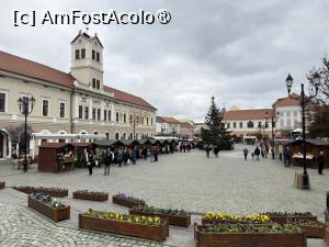 [P20] Sfântu Gheorghe. O parte a Târgului de Crăciun din Piața Centrală. » foto by Floria
 - 
<span class="allrVoted glyphicon glyphicon-heart hidden" id="av1514984"></span>
<a class="m-l-10 hidden" id="sv1514984" onclick="voting_Foto_DelVot(,1514984,14513)" role="button">șterge vot <span class="glyphicon glyphicon-remove"></span></a>
<a id="v91514984" class=" c-red"  onclick="voting_Foto_SetVot(1514984)" role="button"><span class="glyphicon glyphicon-heart-empty"></span> <b>LIKE</b> = Votează poza</a> <img class="hidden"  id="f1514984W9" src="/imagini/loader.gif" border="0" /><span class="AjErrMes hidden" id="e1514984ErM"></span>