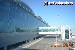 [P02] Aeroportul Alicante » foto by fregata
 - 
<span class="allrVoted glyphicon glyphicon-heart hidden" id="av437105"></span>
<a class="m-l-10 hidden" id="sv437105" onclick="voting_Foto_DelVot(,437105,14534)" role="button">șterge vot <span class="glyphicon glyphicon-remove"></span></a>
<a id="v9437105" class=" c-red"  onclick="voting_Foto_SetVot(437105)" role="button"><span class="glyphicon glyphicon-heart-empty"></span> <b>LIKE</b> = Votează poza</a> <img class="hidden"  id="f437105W9" src="/imagini/loader.gif" border="0" /><span class="AjErrMes hidden" id="e437105ErM"></span>