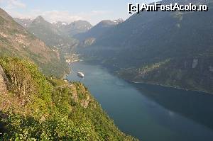 [P02] Geiranger fiord vazut de sus de pe Drumul Trolilor » foto by s.simona
 - 
<span class="allrVoted glyphicon glyphicon-heart hidden" id="av529742"></span>
<a class="m-l-10 hidden" id="sv529742" onclick="voting_Foto_DelVot(,529742,14621)" role="button">șterge vot <span class="glyphicon glyphicon-remove"></span></a>
<a id="v9529742" class=" c-red"  onclick="voting_Foto_SetVot(529742)" role="button"><span class="glyphicon glyphicon-heart-empty"></span> <b>LIKE</b> = Votează poza</a> <img class="hidden"  id="f529742W9" src="/imagini/loader.gif" border="0" /><span class="AjErrMes hidden" id="e529742ErM"></span>