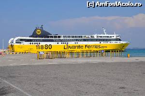 [P04] ferry boat-ul pe care urma sa ne ambarcam catre zakynthos » foto by alunelu69
 - 
<span class="allrVoted glyphicon glyphicon-heart hidden" id="av673871"></span>
<a class="m-l-10 hidden" id="sv673871" onclick="voting_Foto_DelVot(,673871,14642)" role="button">șterge vot <span class="glyphicon glyphicon-remove"></span></a>
<a id="v9673871" class=" c-red"  onclick="voting_Foto_SetVot(673871)" role="button"><span class="glyphicon glyphicon-heart-empty"></span> <b>LIKE</b> = Votează poza</a> <img class="hidden"  id="f673871W9" src="/imagini/loader.gif" border="0" /><span class="AjErrMes hidden" id="e673871ErM"></span>