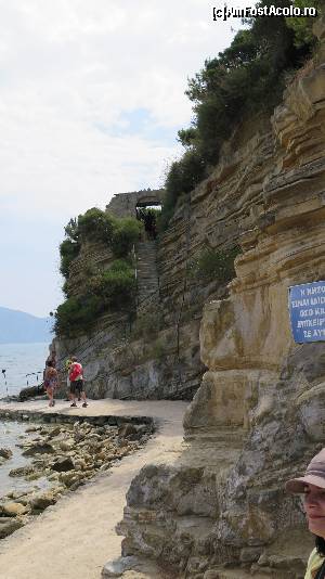 [P04] La intrarea pe insulita, trebuie sa urcati aceste trepte. Nu intrati in panica, exita balustrade de metal, bine ancorata. sus va asteapta o priveliste minunata si barul Cameo.  » foto by nosferatoo
 - 
<span class="allrVoted glyphicon glyphicon-heart hidden" id="av516832"></span>
<a class="m-l-10 hidden" id="sv516832" onclick="voting_Foto_DelVot(,516832,14658)" role="button">șterge vot <span class="glyphicon glyphicon-remove"></span></a>
<a id="v9516832" class=" c-red"  onclick="voting_Foto_SetVot(516832)" role="button"><span class="glyphicon glyphicon-heart-empty"></span> <b>LIKE</b> = Votează poza</a> <img class="hidden"  id="f516832W9" src="/imagini/loader.gif" border="0" /><span class="AjErrMes hidden" id="e516832ErM"></span>