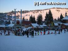 [P07] Partia Vartop- scoala de schi » foto by luciaoradea
 - 
<span class="allrVoted glyphicon glyphicon-heart hidden" id="av188413"></span>
<a class="m-l-10 hidden" id="sv188413" onclick="voting_Foto_DelVot(,188413,14663)" role="button">șterge vot <span class="glyphicon glyphicon-remove"></span></a>
<a id="v9188413" class=" c-red"  onclick="voting_Foto_SetVot(188413)" role="button"><span class="glyphicon glyphicon-heart-empty"></span> <b>LIKE</b> = Votează poza</a> <img class="hidden"  id="f188413W9" src="/imagini/loader.gif" border="0" /><span class="AjErrMes hidden" id="e188413ErM"></span>