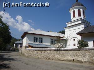 [P03] Am parcat la umbră și ne pregăteam să vizităm lăcașul de cult. Însă a durat ceva până am găsit aparatul foto!  » foto by Floryn81
 - 
<span class="allrVoted glyphicon glyphicon-heart hidden" id="av731364"></span>
<a class="m-l-10 hidden" id="sv731364" onclick="voting_Foto_DelVot(,731364,14664)" role="button">șterge vot <span class="glyphicon glyphicon-remove"></span></a>
<a id="v9731364" class=" c-red"  onclick="voting_Foto_SetVot(731364)" role="button"><span class="glyphicon glyphicon-heart-empty"></span> <b>LIKE</b> = Votează poza</a> <img class="hidden"  id="f731364W9" src="/imagini/loader.gif" border="0" /><span class="AjErrMes hidden" id="e731364ErM"></span>