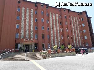 [P29] Hotelul vazut din fata » foto by nely
 - 
<span class="allrVoted glyphicon glyphicon-heart hidden" id="av448512"></span>
<a class="m-l-10 hidden" id="sv448512" onclick="voting_Foto_DelVot(,448512,14672)" role="button">șterge vot <span class="glyphicon glyphicon-remove"></span></a>
<a id="v9448512" class=" c-red"  onclick="voting_Foto_SetVot(448512)" role="button"><span class="glyphicon glyphicon-heart-empty"></span> <b>LIKE</b> = Votează poza</a> <img class="hidden"  id="f448512W9" src="/imagini/loader.gif" border="0" /><span class="AjErrMes hidden" id="e448512ErM"></span>