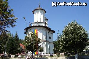 [P01] BISERICA ,,TOTI SFINTII''din Ramnicu-Valcea, de pe Calea lui Traian la ceas de sarbatoare -monument national istoric » foto by mireille
 - 
<span class="allrVoted glyphicon glyphicon-heart hidden" id="av444281"></span>
<a class="m-l-10 hidden" id="sv444281" onclick="voting_Foto_DelVot(,444281,14741)" role="button">șterge vot <span class="glyphicon glyphicon-remove"></span></a>
<a id="v9444281" class=" c-red"  onclick="voting_Foto_SetVot(444281)" role="button"><span class="glyphicon glyphicon-heart-empty"></span> <b>LIKE</b> = Votează poza</a> <img class="hidden"  id="f444281W9" src="/imagini/loader.gif" border="0" /><span class="AjErrMes hidden" id="e444281ErM"></span>