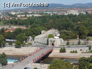 [P04] Niš - orașul de pe Nišava. Stambol Kapija văzută de pe terasa Hotelului Ambasador.  » foto by iulianic
 - 
<span class="allrVoted glyphicon glyphicon-heart hidden" id="av1138087"></span>
<a class="m-l-10 hidden" id="sv1138087" onclick="voting_Foto_DelVot(,1138087,14800)" role="button">șterge vot <span class="glyphicon glyphicon-remove"></span></a>
<a id="v91138087" class=" c-red"  onclick="voting_Foto_SetVot(1138087)" role="button"><span class="glyphicon glyphicon-heart-empty"></span> <b>LIKE</b> = Votează poza</a> <img class="hidden"  id="f1138087W9" src="/imagini/loader.gif" border="0" /><span class="AjErrMes hidden" id="e1138087ErM"></span>