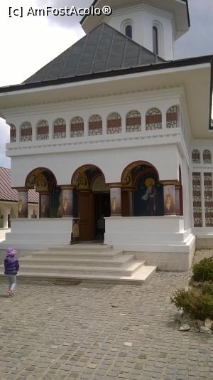 [P15] biserica manastirii Alina Maria » foto by zlatna
 - 
<span class="allrVoted glyphicon glyphicon-heart hidden" id="av820914"></span>
<a class="m-l-10 hidden" id="sv820914" onclick="voting_Foto_DelVot(,820914,14806)" role="button">șterge vot <span class="glyphicon glyphicon-remove"></span></a>
<a id="v9820914" class=" c-red"  onclick="voting_Foto_SetVot(820914)" role="button"><span class="glyphicon glyphicon-heart-empty"></span> <b>LIKE</b> = Votează poza</a> <img class="hidden"  id="f820914W9" src="/imagini/loader.gif" border="0" /><span class="AjErrMes hidden" id="e820914ErM"></span>