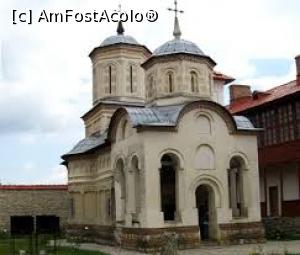 [P03] biserica manastirii Arnota » foto by zlatna
 - 
<span class="allrVoted glyphicon glyphicon-heart hidden" id="av820902"></span>
<a class="m-l-10 hidden" id="sv820902" onclick="voting_Foto_DelVot(,820902,14806)" role="button">șterge vot <span class="glyphicon glyphicon-remove"></span></a>
<a id="v9820902" class=" c-red"  onclick="voting_Foto_SetVot(820902)" role="button"><span class="glyphicon glyphicon-heart-empty"></span> <b>LIKE</b> = Votează poza</a> <img class="hidden"  id="f820902W9" src="/imagini/loader.gif" border="0" /><span class="AjErrMes hidden" id="e820902ErM"></span>