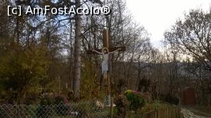 [P09] o cruce ce Isus pe drumul spre schit » foto by alinoprea
 - 
<span class="allrVoted glyphicon glyphicon-heart hidden" id="av815147"></span>
<a class="m-l-10 hidden" id="sv815147" onclick="voting_Foto_DelVot(,815147,14806)" role="button">șterge vot <span class="glyphicon glyphicon-remove"></span></a>
<a id="v9815147" class=" c-red"  onclick="voting_Foto_SetVot(815147)" role="button"><span class="glyphicon glyphicon-heart-empty"></span> <b>LIKE</b> = Votează poza</a> <img class="hidden"  id="f815147W9" src="/imagini/loader.gif" border="0" /><span class="AjErrMes hidden" id="e815147ErM"></span>