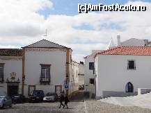 [P89] Strada Vasco da Gama. In partea dreapta se afla fosta locuinta a acestuia, iar in plan indepartat se vad turleleForumului Eugenio de Almeida.  » foto by Marian Preda
 - 
<span class="allrVoted glyphicon glyphicon-heart hidden" id="av477255"></span>
<a class="m-l-10 hidden" id="sv477255" onclick="voting_Foto_DelVot(,477255,14839)" role="button">șterge vot <span class="glyphicon glyphicon-remove"></span></a>
<a id="v9477255" class=" c-red"  onclick="voting_Foto_SetVot(477255)" role="button"><span class="glyphicon glyphicon-heart-empty"></span> <b>LIKE</b> = Votează poza</a> <img class="hidden"  id="f477255W9" src="/imagini/loader.gif" border="0" /><span class="AjErrMes hidden" id="e477255ErM"></span>