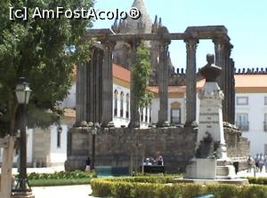 [P10] Largo do Conde de Vila Flor, cu templul roman, muzeul oraşului, Convento dos Loios şi turla catedralei.  » foto by Carmen Ion
 - 
<span class="allrVoted glyphicon glyphicon-heart hidden" id="av821560"></span>
<a class="m-l-10 hidden" id="sv821560" onclick="voting_Foto_DelVot(,821560,14839)" role="button">șterge vot <span class="glyphicon glyphicon-remove"></span></a>
<a id="v9821560" class=" c-red"  onclick="voting_Foto_SetVot(821560)" role="button"><span class="glyphicon glyphicon-heart-empty"></span> <b>LIKE</b> = Votează poza</a> <img class="hidden"  id="f821560W9" src="/imagini/loader.gif" border="0" /><span class="AjErrMes hidden" id="e821560ErM"></span>