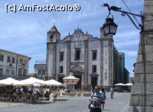 [P18] Praca do Giraldo, cu fântâna Henriquina şi Igreja de Santo Antão.  » foto by Carmen Ion
 - 
<span class="allrVoted glyphicon glyphicon-heart hidden" id="av821568"></span>
<a class="m-l-10 hidden" id="sv821568" onclick="voting_Foto_DelVot(,821568,14839)" role="button">șterge vot <span class="glyphicon glyphicon-remove"></span></a>
<a id="v9821568" class=" c-red"  onclick="voting_Foto_SetVot(821568)" role="button"><span class="glyphicon glyphicon-heart-empty"></span> <b>LIKE</b> = Votează poza</a> <img class="hidden"  id="f821568W9" src="/imagini/loader.gif" border="0" /><span class="AjErrMes hidden" id="e821568ErM"></span>