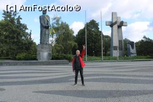 [P07] Poznań, Pomnik Adama Mickiewicza (Monumentul Adam Mickiewici)și Pomnik ofiar Poznańskiego Czerwca 1956 » foto by mprofeanu
 - 
<span class="allrVoted glyphicon glyphicon-heart hidden" id="av1373380"></span>
<a class="m-l-10 hidden" id="sv1373380" onclick="voting_Foto_DelVot(,1373380,14982)" role="button">șterge vot <span class="glyphicon glyphicon-remove"></span></a>
<a id="v91373380" class=" c-red"  onclick="voting_Foto_SetVot(1373380)" role="button"><span class="glyphicon glyphicon-heart-empty"></span> <b>LIKE</b> = Votează poza</a> <img class="hidden"  id="f1373380W9" src="/imagini/loader.gif" border="0" /><span class="AjErrMes hidden" id="e1373380ErM"></span>