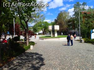 [P25] Velingrad, prin oraș. Piața N. Ghiaurov » foto by Dragoș_MD
 - 
<span class="allrVoted glyphicon glyphicon-heart hidden" id="av1466809"></span>
<a class="m-l-10 hidden" id="sv1466809" onclick="voting_Foto_DelVot(,1466809,15301)" role="button">șterge vot <span class="glyphicon glyphicon-remove"></span></a>
<a id="v91466809" class=" c-red"  onclick="voting_Foto_SetVot(1466809)" role="button"><span class="glyphicon glyphicon-heart-empty"></span> <b>LIKE</b> = Votează poza</a> <img class="hidden"  id="f1466809W9" src="/imagini/loader.gif" border="0" /><span class="AjErrMes hidden" id="e1466809ErM"></span>