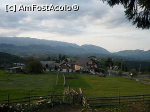 [P01] Foto cu proprietatea Edera realizata din leaganul amplasat la marginea padurii. Pacat ca e cam innorat. » foto by HFbraila
 - 
<span class="allrVoted glyphicon glyphicon-heart hidden" id="av789014"></span>
<a class="m-l-10 hidden" id="sv789014" onclick="voting_Foto_DelVot(,789014,15609)" role="button">șterge vot <span class="glyphicon glyphicon-remove"></span></a>
<a id="v9789014" class=" c-red"  onclick="voting_Foto_SetVot(789014)" role="button"><span class="glyphicon glyphicon-heart-empty"></span> <b>LIKE</b> = Votează poza</a> <img class="hidden"  id="f789014W9" src="/imagini/loader.gif" border="0" /><span class="AjErrMes hidden" id="e789014ErM"></span>