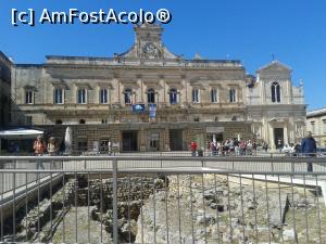 [P13] Piazza della Liberta din Ostuni. Aici ne-a lăsat autobuzul de la gară și tot de aici l-am luat înapoi. De aici începe și traseul prin centrul istoric. » foto by Aurici
 - 
<span class="allrVoted glyphicon glyphicon-heart hidden" id="av743941"></span>
<a class="m-l-10 hidden" id="sv743941" onclick="voting_Foto_DelVot(,743941,15648)" role="button">șterge vot <span class="glyphicon glyphicon-remove"></span></a>
<a id="v9743941" class=" c-red"  onclick="voting_Foto_SetVot(743941)" role="button"><span class="glyphicon glyphicon-heart-empty"></span> <b>LIKE</b> = Votează poza</a> <img class="hidden"  id="f743941W9" src="/imagini/loader.gif" border="0" /><span class="AjErrMes hidden" id="e743941ErM"></span>