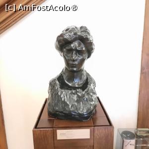 P16 [JUN-2024] București, Muzeul K.H. Zambaccian, Salonul Mare, „Bust de Femeie”, bronz patinat de Dimitrie Paciurea