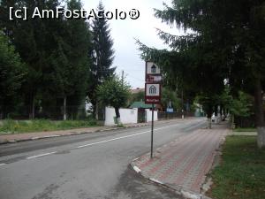 [P01] Ne îndreptăm către Muzeul Sării din Slănic Prahova, aflat pe cealaltă parte a străzii, alături de biserica ”Sfinții Trei Ierarhi”.  » foto by Floryn81
 - 
<span class="allrVoted glyphicon glyphicon-heart hidden" id="av730409"></span>
<a class="m-l-10 hidden" id="sv730409" onclick="voting_Foto_DelVot(,730409,15703)" role="button">șterge vot <span class="glyphicon glyphicon-remove"></span></a>
<a id="v9730409" class=" c-red"  onclick="voting_Foto_SetVot(730409)" role="button"><span class="glyphicon glyphicon-heart-empty"></span> <b>LIKE</b> = Votează poza</a> <img class="hidden"  id="f730409W9" src="/imagini/loader.gif" border="0" /><span class="AjErrMes hidden" id="e730409ErM"></span>