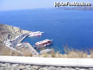 [P03] Micul port in care opresc feriboturile, vazut de sus » foto by corinka
 - 
<span class="allrVoted glyphicon glyphicon-heart hidden" id="av456937"></span>
<a class="m-l-10 hidden" id="sv456937" onclick="voting_Foto_DelVot(,456937,16213)" role="button">șterge vot <span class="glyphicon glyphicon-remove"></span></a>
<a id="v9456937" class=" c-red"  onclick="voting_Foto_SetVot(456937)" role="button"><span class="glyphicon glyphicon-heart-empty"></span> <b>LIKE</b> = Votează poza</a> <img class="hidden"  id="f456937W9" src="/imagini/loader.gif" border="0" /><span class="AjErrMes hidden" id="e456937ErM"></span>