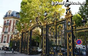 [P11] Porțile de intrareîn Parc Monceau în apropiere de hotel » foto by Dan-Ioan
 - 
<span class="allrVoted glyphicon glyphicon-heart hidden" id="av700198"></span>
<a class="m-l-10 hidden" id="sv700198" onclick="voting_Foto_DelVot(,700198,16412)" role="button">șterge vot <span class="glyphicon glyphicon-remove"></span></a>
<a id="v9700198" class=" c-red"  onclick="voting_Foto_SetVot(700198)" role="button"><span class="glyphicon glyphicon-heart-empty"></span> <b>LIKE</b> = Votează poza</a> <img class="hidden"  id="f700198W9" src="/imagini/loader.gif" border="0" /><span class="AjErrMes hidden" id="e700198ErM"></span>