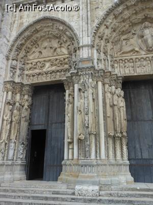 [P42] Chartres - Catedrala Notre-Dame de Chartres. » foto by iulianic
 - 
<span class="allrVoted glyphicon glyphicon-heart hidden" id="av1441151"></span>
<a class="m-l-10 hidden" id="sv1441151" onclick="voting_Foto_DelVot(,1441151,16471)" role="button">șterge vot <span class="glyphicon glyphicon-remove"></span></a>
<a id="v91441151" class=" c-red"  onclick="voting_Foto_SetVot(1441151)" role="button"><span class="glyphicon glyphicon-heart-empty"></span> <b>LIKE</b> = Votează poza</a> <img class="hidden"  id="f1441151W9" src="/imagini/loader.gif" border="0" /><span class="AjErrMes hidden" id="e1441151ErM"></span>