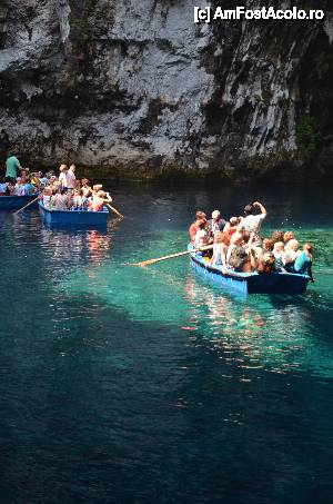 [P26] Lacul Melissani » foto by Muffin2009
 - 
<span class="allrVoted glyphicon glyphicon-heart hidden" id="av412457"></span>
<a class="m-l-10 hidden" id="sv412457" onclick="voting_Foto_DelVot(,412457,16617)" role="button">șterge vot <span class="glyphicon glyphicon-remove"></span></a>
<a id="v9412457" class=" c-red"  onclick="voting_Foto_SetVot(412457)" role="button"><span class="glyphicon glyphicon-heart-empty"></span> <b>LIKE</b> = Votează poza</a> <img class="hidden"  id="f412457W9" src="/imagini/loader.gif" border="0" /><span class="AjErrMes hidden" id="e412457ErM"></span>