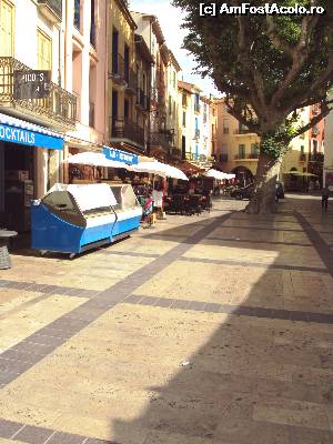 [P13] Strada comerciala in Collioure » foto by Carmen Ion
 - 
<span class="allrVoted glyphicon glyphicon-heart hidden" id="av520219"></span>
<a class="m-l-10 hidden" id="sv520219" onclick="voting_Foto_DelVot(,520219,16672)" role="button">șterge vot <span class="glyphicon glyphicon-remove"></span></a>
<a id="v9520219" class=" c-red"  onclick="voting_Foto_SetVot(520219)" role="button"><span class="glyphicon glyphicon-heart-empty"></span> <b>LIKE</b> = Votează poza</a> <img class="hidden"  id="f520219W9" src="/imagini/loader.gif" border="0" /><span class="AjErrMes hidden" id="e520219ErM"></span>