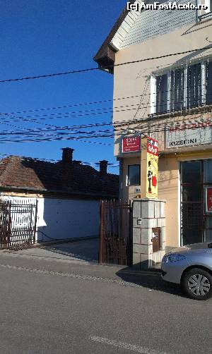 [P02] Pensiunea Iozefini - str. Tudor Vladimirescu, nr. 88, loc. Floresti, jud Cluj, vedere din strada.  » foto by creivean
 - 
<span class="allrVoted glyphicon glyphicon-heart hidden" id="av522257"></span>
<a class="m-l-10 hidden" id="sv522257" onclick="voting_Foto_DelVot(,522257,16723)" role="button">șterge vot <span class="glyphicon glyphicon-remove"></span></a>
<a id="v9522257" class=" c-red"  onclick="voting_Foto_SetVot(522257)" role="button"><span class="glyphicon glyphicon-heart-empty"></span> <b>LIKE</b> = Votează poza</a> <img class="hidden"  id="f522257W9" src="/imagini/loader.gif" border="0" /><span class="AjErrMes hidden" id="e522257ErM"></span>