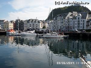 [P44] Reflexe in Alesund » foto by Alina53
 - 
<span class="allrVoted glyphicon glyphicon-heart hidden" id="av523555"></span>
<a class="m-l-10 hidden" id="sv523555" onclick="voting_Foto_DelVot(,523555,16750)" role="button">șterge vot <span class="glyphicon glyphicon-remove"></span></a>
<a id="v9523555" class=" c-red"  onclick="voting_Foto_SetVot(523555)" role="button"><span class="glyphicon glyphicon-heart-empty"></span> <b>LIKE</b> = Votează poza</a> <img class="hidden"  id="f523555W9" src="/imagini/loader.gif" border="0" /><span class="AjErrMes hidden" id="e523555ErM"></span>