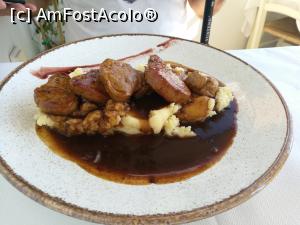 [P07] Taverna Aegeon, Imerovigli - porc cu piure de cartofi » foto by crismis
 - 
<span class="allrVoted glyphicon glyphicon-heart hidden" id="av1041250"></span>
<a class="m-l-10 hidden" id="sv1041250" onclick="voting_Foto_DelVot(,1041250,16774)" role="button">șterge vot <span class="glyphicon glyphicon-remove"></span></a>
<a id="v91041250" class=" c-red"  onclick="voting_Foto_SetVot(1041250)" role="button"><span class="glyphicon glyphicon-heart-empty"></span> <b>LIKE</b> = Votează poza</a> <img class="hidden"  id="f1041250W9" src="/imagini/loader.gif" border="0" /><span class="AjErrMes hidden" id="e1041250ErM"></span>